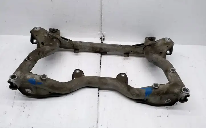 Mercedes-Benz C W204 (2007 - 2014) Передняя балка подвески — фото 1