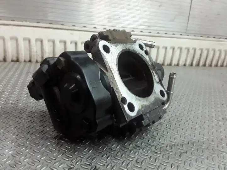 Toyota Auris 150 (2006 - 2012) 1923002010 Дроссельная заслонка — фото 2