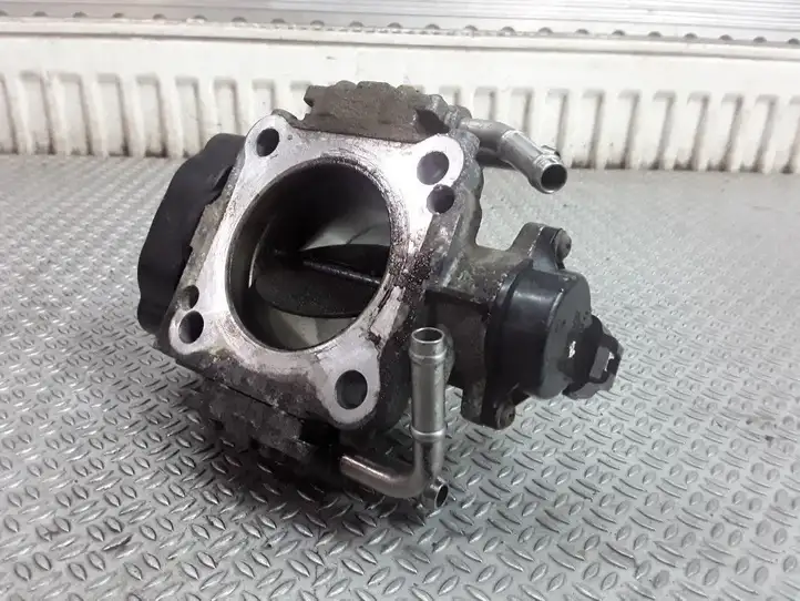 Toyota Auris 150 (2006 - 2012) 1923002010 Дроссельная заслонка — фото 3