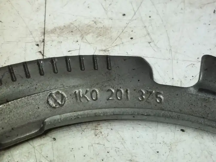 Audi Q5 SQ5 (2012 - 2017) 1K0201375 Гайка топливного насоса — фото 3