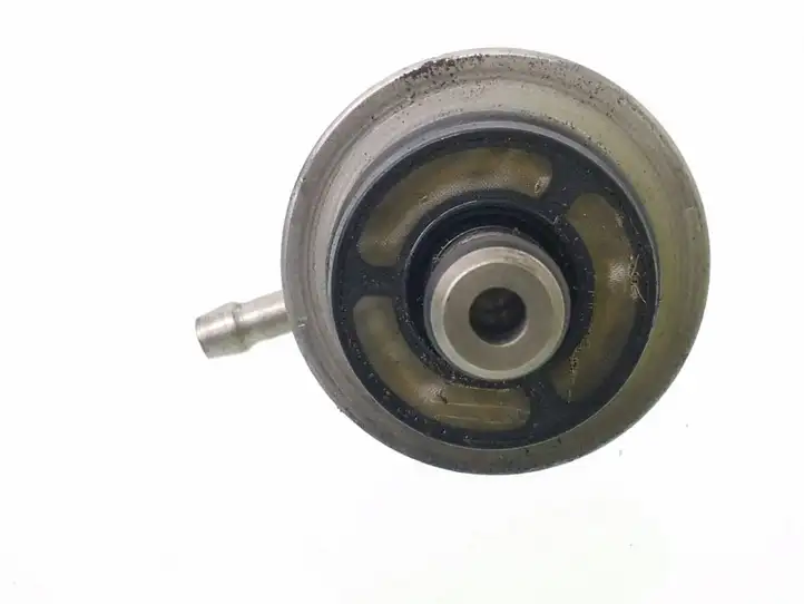 Volkswagen Golf IV (1998 - 2005) 037133035H Регулятор давления топлива — фото 3