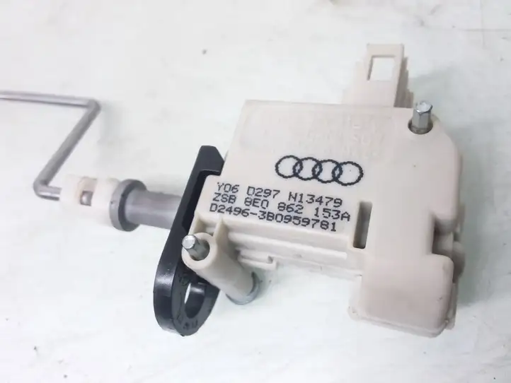 Audi A4 S4 B7 8E 8H (2004 - 2009) 8E0862153A Привод замка крышки топливного бака — фото 3
