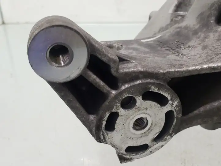 Opel Astra H (2004 - 2009) 55196092 Кронштейн топливного насоса — фото 7
