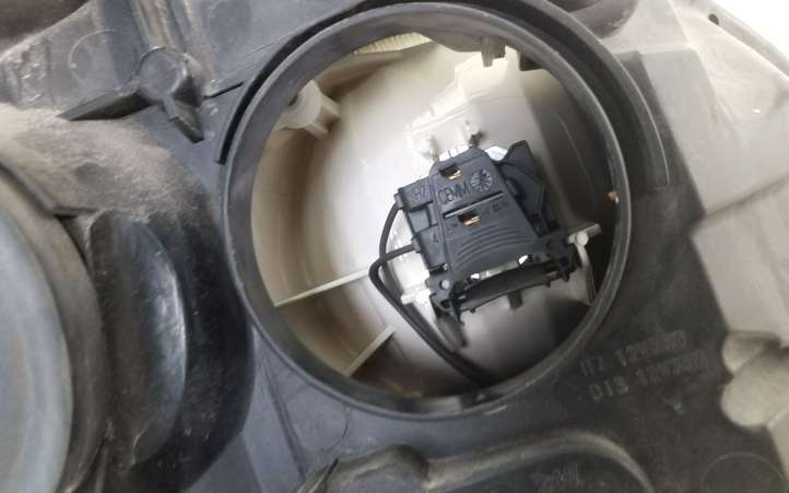 Ford Focus (2005 - 2008)  8M5113W030AD Передняя фара