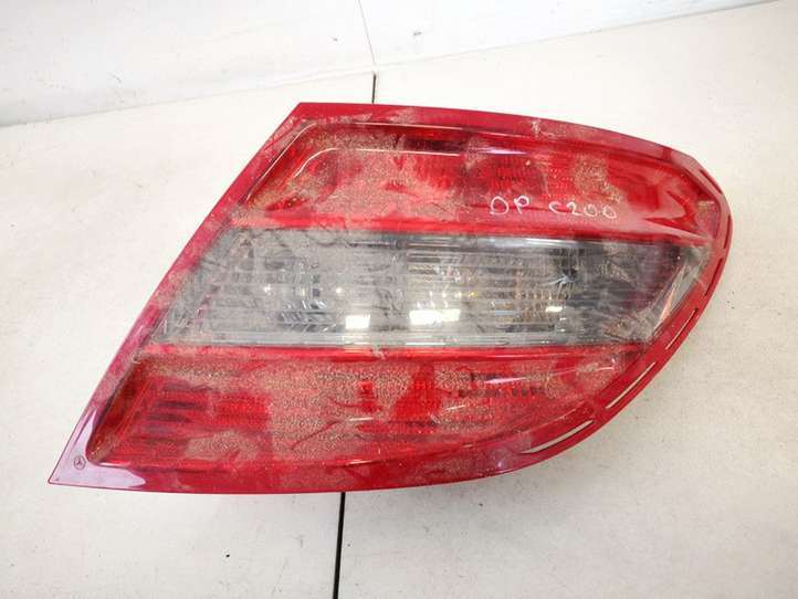 Mercedes-Benz C W204 (2007 - 2014)  2048203064 Задний фонарь в кузове