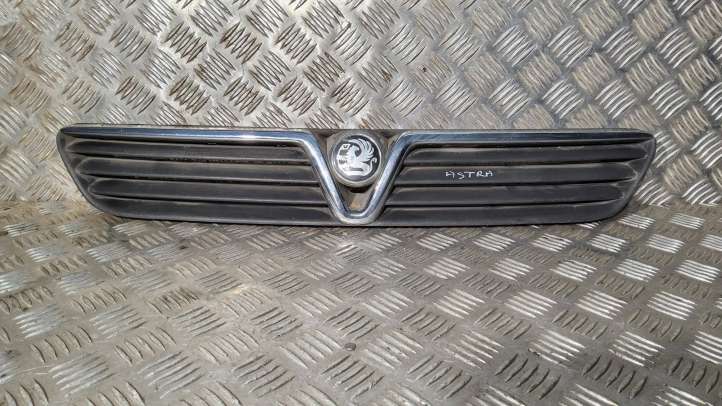 90587101 Opel Astra G Grotelės priekinės