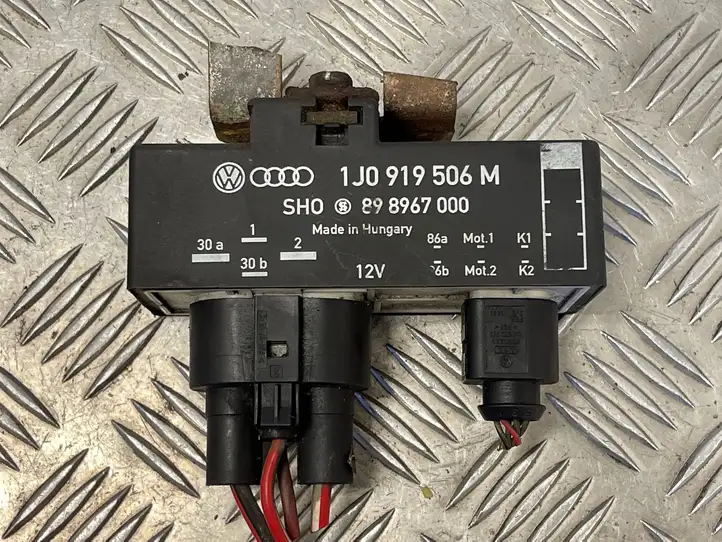 Skoda Fabia Mk1 (6Y) (1999 - 2007) 1J0919506M Реле вентилятора охлаждения — фото 1