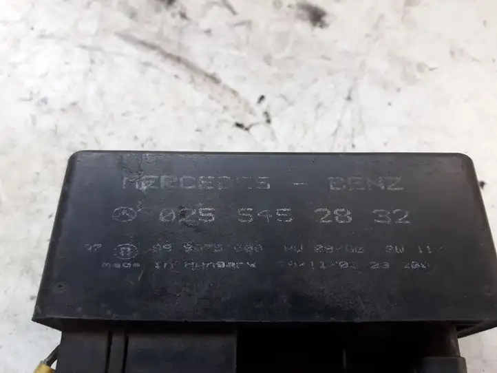 Mercedes-Benz A W168 (1997 - 2004) 0255452832 Реле вентилятора охлаждения — фото 3