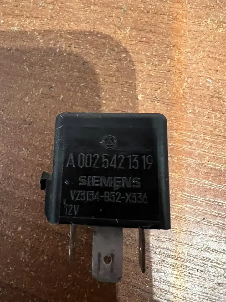 Mercedes-Benz A W169 (2004 - 2012) A0025421319 Реле аварийных фонарей — фото 3