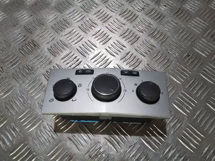 Opel Astra (2004 - 2009)  301513120000 Блок управления кондиционера воздуха / климата/ печки (в салоне)