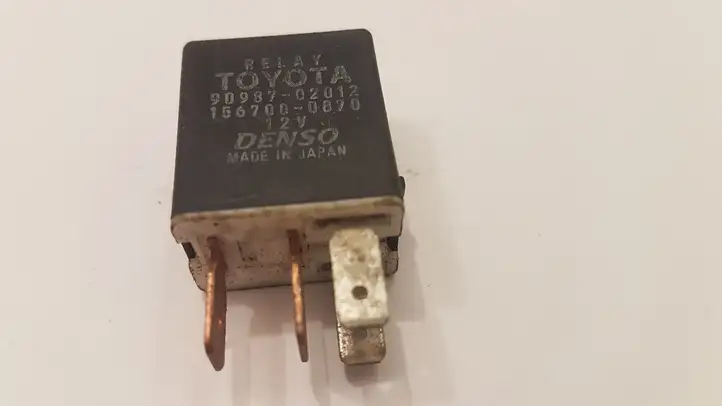 Lexus IS 200 (1999 - 2005)  9098702012 Другое реле