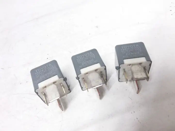 Toyota Avensis T250 (2003 - 2006)  9008087030 Другое реле