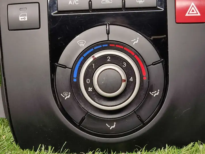 Kia Venga (2010 - 2014) 972501P160 Блок управления климат-контролем — фото 2