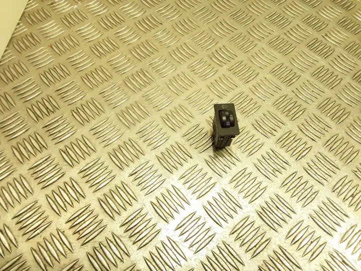 Toyota Corolla Verso E121 (2004 - 2007)  8415202021 Включатель регулировки высоты фонарей