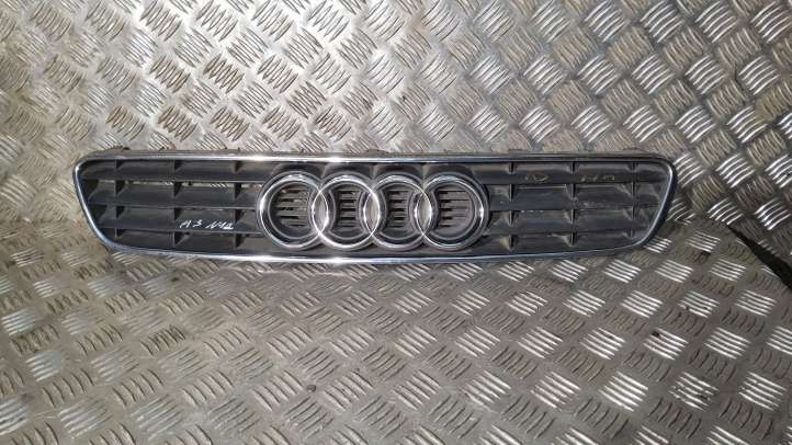 8L0807683 Audi A3 S3 8L Grotelės priekinės