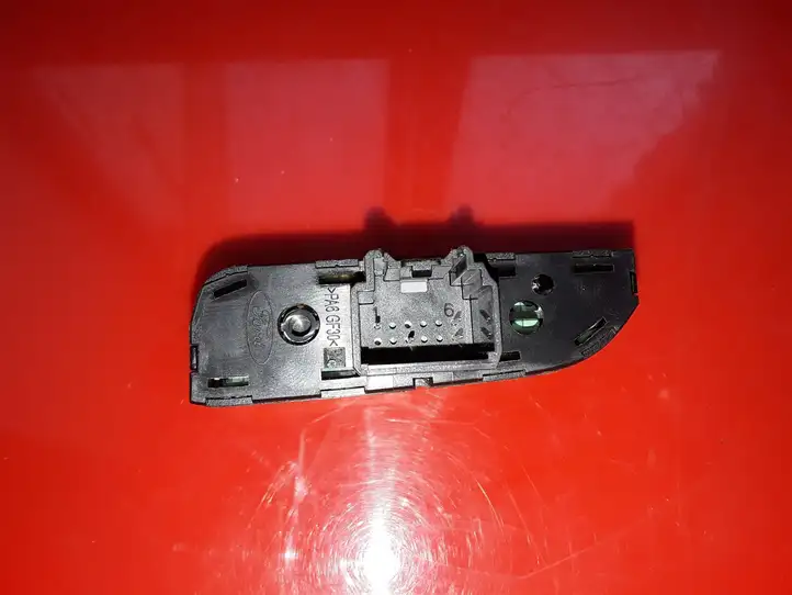 Ford Focus (2011 - 2015) AM5T18C621AB Кнопка обогрева стекла — фото 2