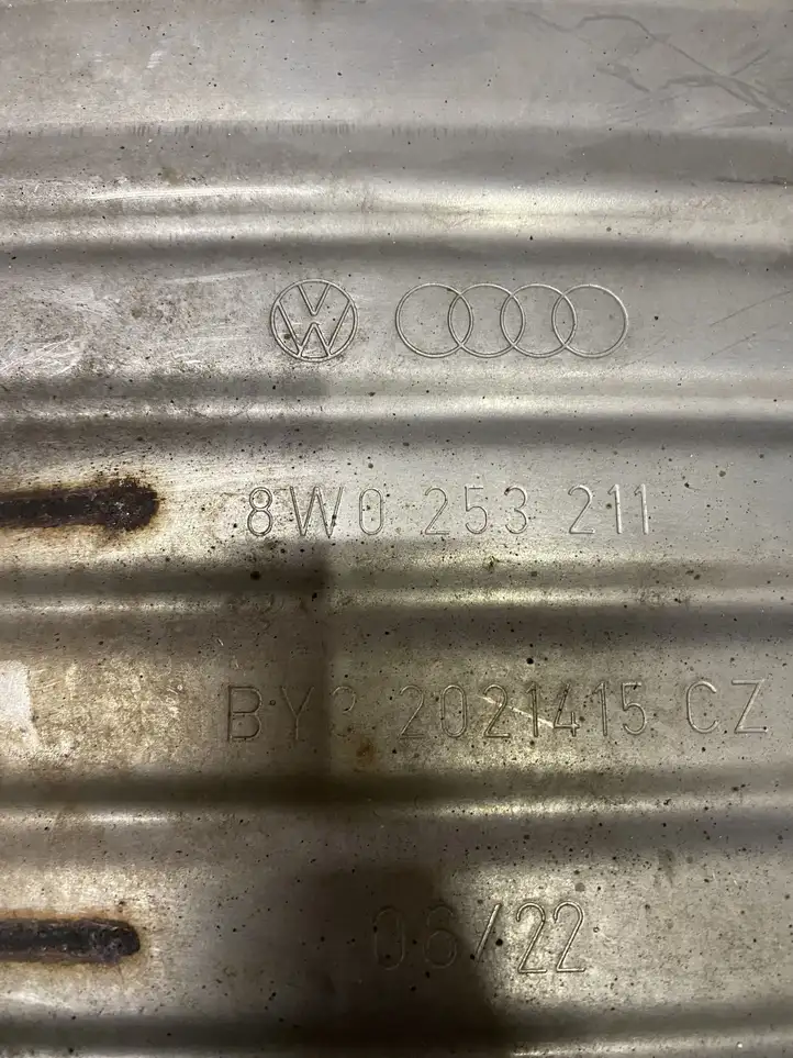 Audi A4 S4 B9 8W (2019 - ) 8W0118B Глушитель — фото 3