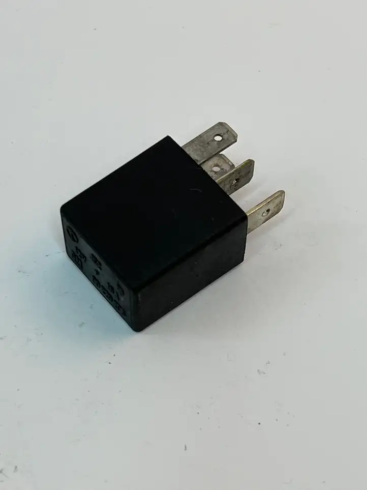 Opel Astra G (1998 - 2004) 90229206 Другое реле — фото 2