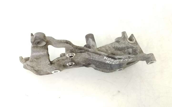 Mitsubishi ASX (2010 - 2016)  1801A070 Кронштейн компрессора кондиционера воздуха