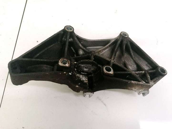 Renault Laguna (2001 - 2005)  8200100148 Кронштейн крепления двигателя