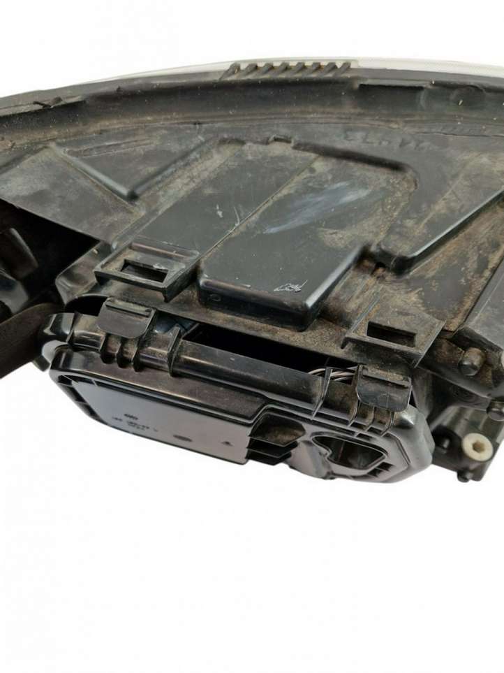 Audi A6 (2008 - 2011)   Передняя фара
