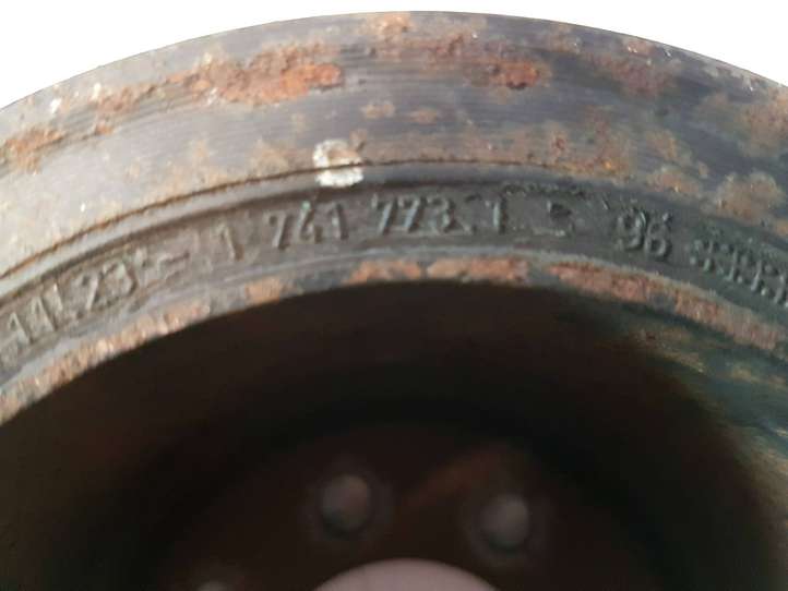Land Rover Range Rover (2005 - 2009)  17417731 Шкив коленчатого вала