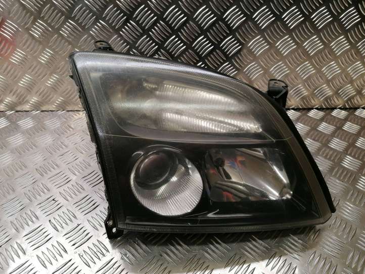 Opel Vectra (2002 - 2005)  15588800 Передняя фара