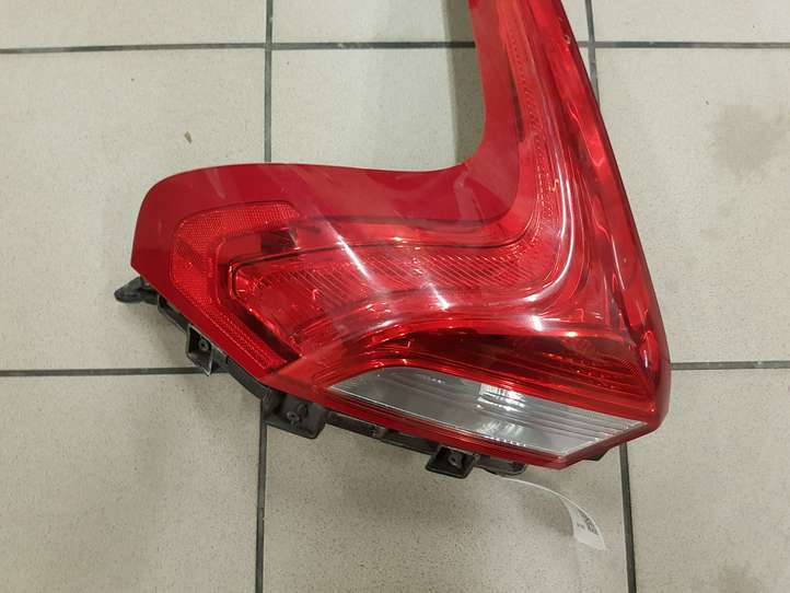 Volvo V40 (2012 - 2016)  31283339 Задний фонарь в кузове