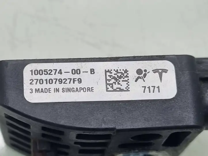 Tesla Model S (2016 - 2021) 100527400B Датчик удара SRS — фото 3