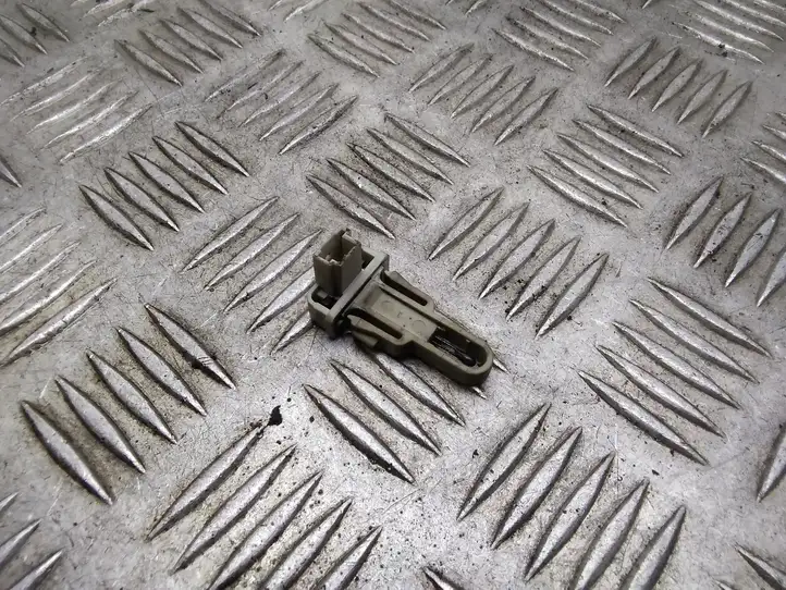 BMW 5 E60 E61 (2004 - 2010)   Датчик температуры салона