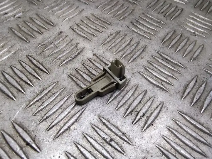 BMW 5 E60 E61 (2004 - 2010)   Датчик температуры салона