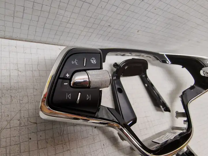 Skoda Octavia Mk4 (2019 - ) 5E3919719E Кнопки на рулевом колесе — фото 5