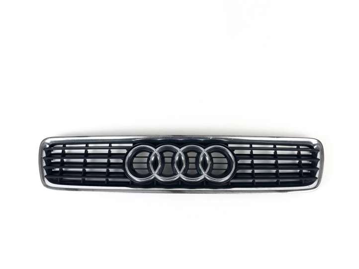 8d0853651r Audi A4 S4 B5 8D Grotelės priekinės