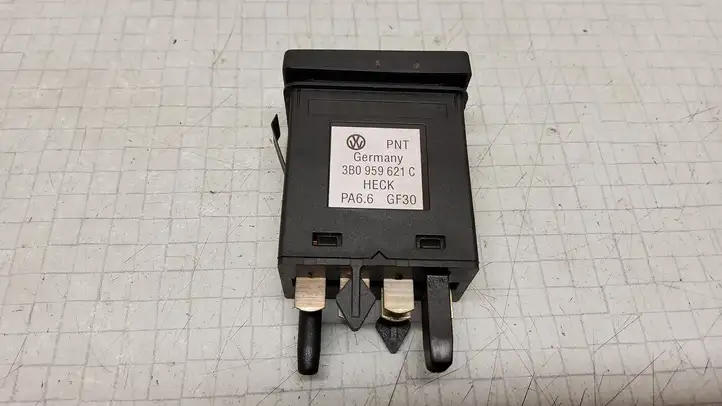 Volkswagen PASSAT B5.5 (2001 - 2005) 3B0959621C Кнопка обогрева стекла — фото 2