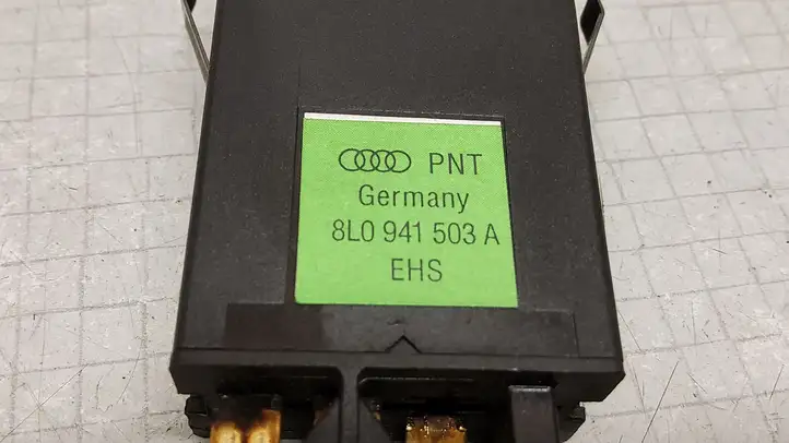Audi A3/S3 8L (1996 - 2000) 8L0941503A Кнопка обогрева стекла — фото 3