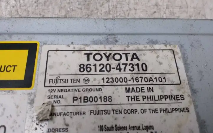 Toyota Prius (XW30) (2009 - 2015) 8612047310 Магнитола / мультимедийная система — фото 2