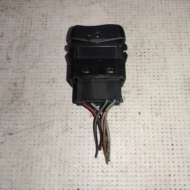 Mercedes-Benz Vito Viano W638 (1996 - 2003) 0035455307 Кнопка обогрева стекла — фото 2