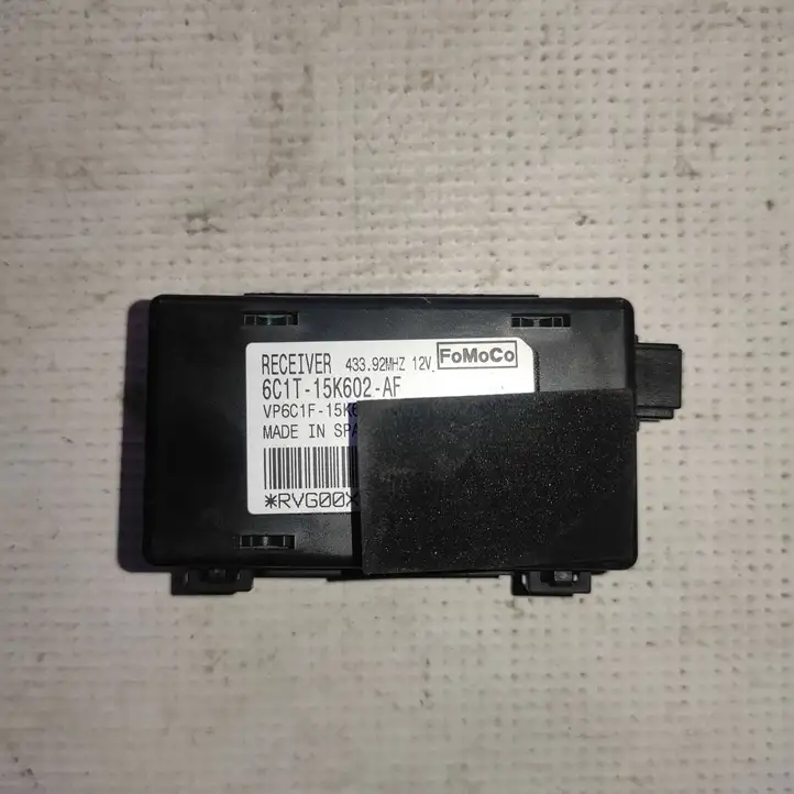 Ford Transit (2006 - 2013) 6C1T15K602AF Усилитель антенны — фото 3