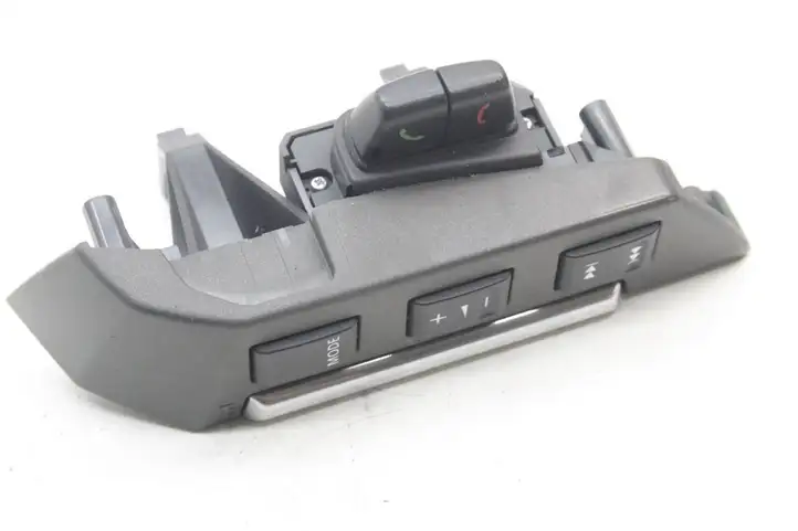 Land Rover Freelander 2 - LR2 (2006 - 2010) 5H2214K147GB Кнопки на рулевом колесе — фото 1