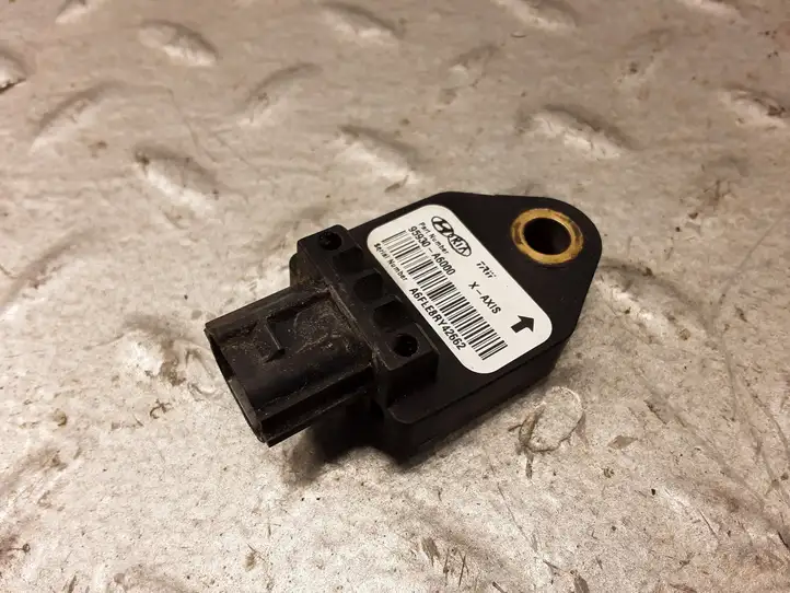 Kia Ceed (2015 - 2018) 95930A6000 Датчик удара SRS — фото 2