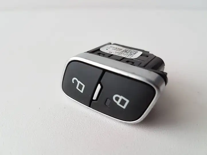 Ford Puma (2019 - ) F1ET14017BB Включатель центрального замка — фото 1