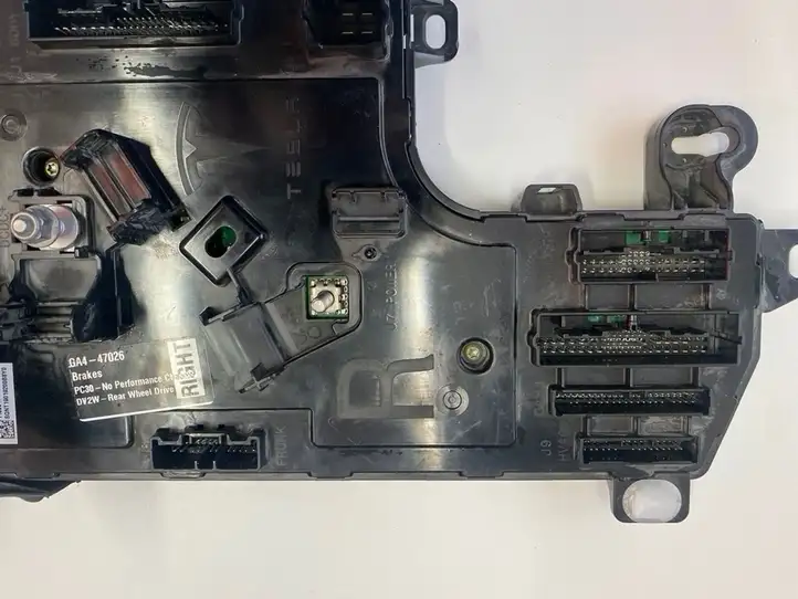 Tesla Model 3 (2017 - 2023)  110034090G Mодуль kомфортa