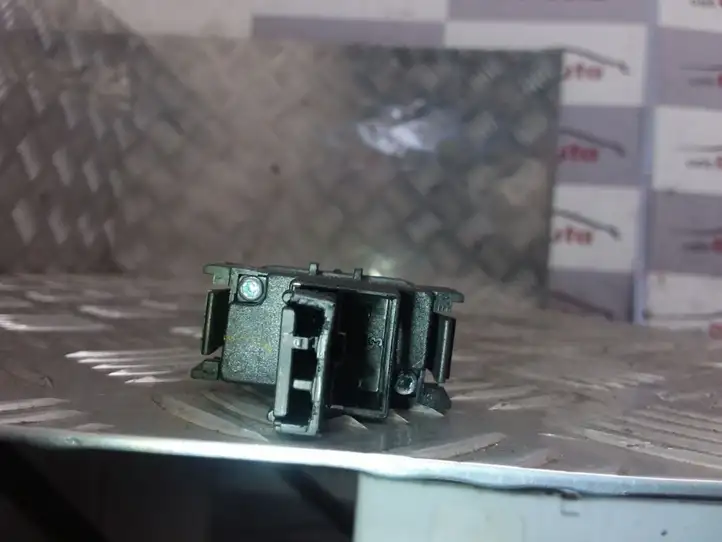 Mercedes-Benz E W210 (1995 - 2002)  2108202210 Включатель очистителей фонарей