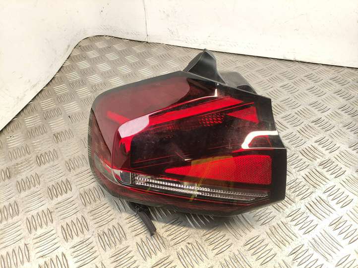 Citroen C4 (2016 - )  9831100280 Задний фонарь в кузове