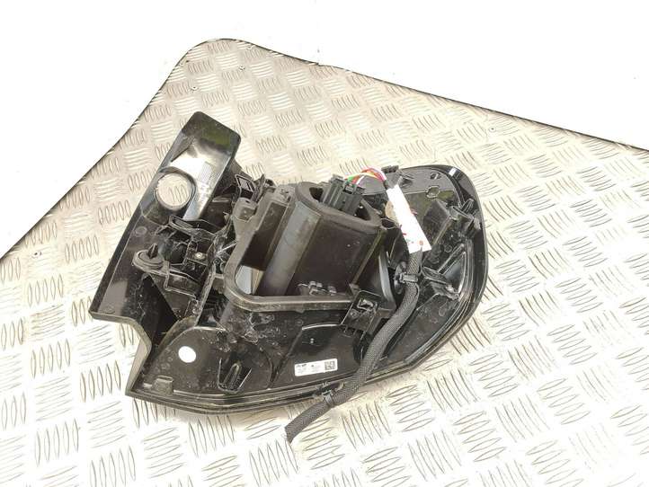 Citroen C4 (2016 - )  9831100280 Задний фонарь в кузове