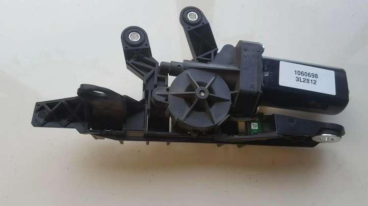 Audi A5 (2007 - 2011)  8F0857760 Электродвигатель регулировки высоты ремня безопасности