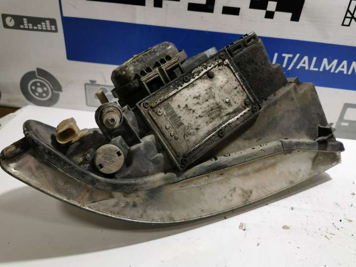 Audi A4 (1999 - 2001)  8D0941003AN Передняя фара