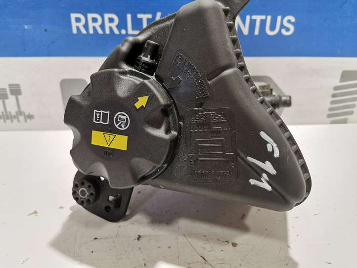 BMW 5 F10 F11 (2009 - 2016)  7601949 Расширительный бачок охлаждающей жидкости