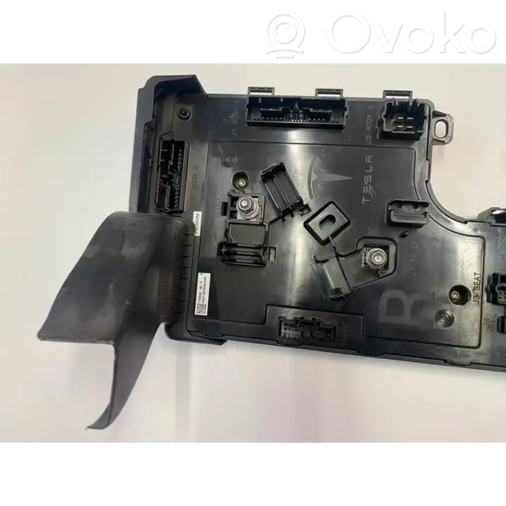 Tesla Model 3 (2017 - 2023) 110034090G Модуль комфорта — фото 4