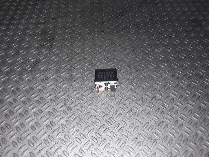 Toyota Corolla Verso E121 (2001 - 2004) 1567001930 Другое реле — фото 1